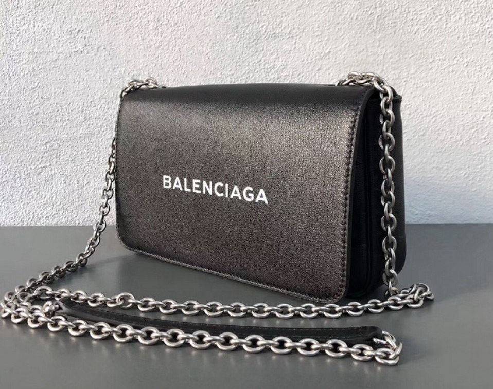 網購Balenciaga新季手袋低至HK$2,594+直運香港/澳門 | OnlineShopMy.com