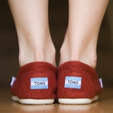 網購Toms懶人鞋款低至HK$206 +免費直運香港/澳門